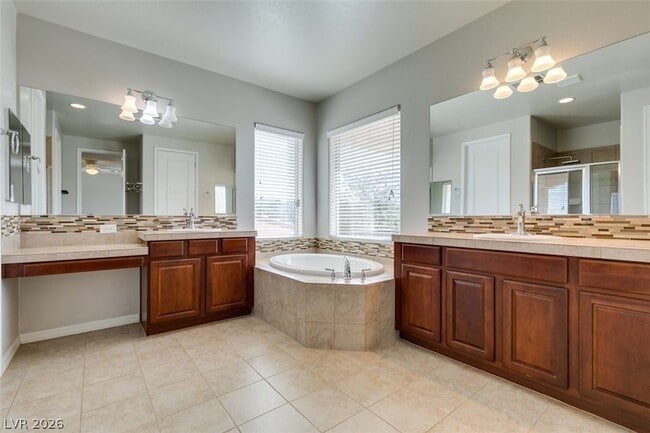 Building Photo - 2609 Chateau Clermont St