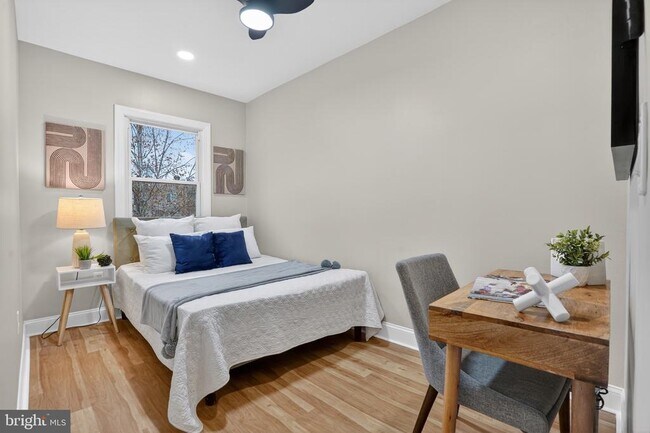 Building Photo - 212 36th St NE