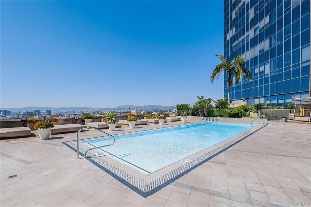 Building Photo - 1100 Wilshire Blvd