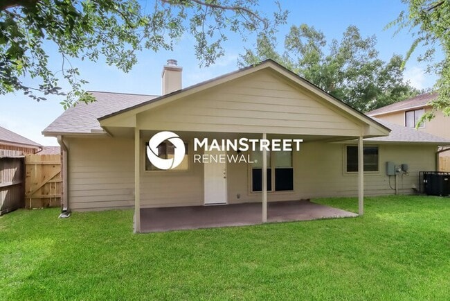 Building Photo - 3 Bedroom Pet-Friendly Home in Houston, TX with Main Street Renewal