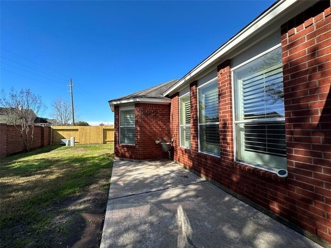 Building Photo - 1707 Magnolia Lake Ln