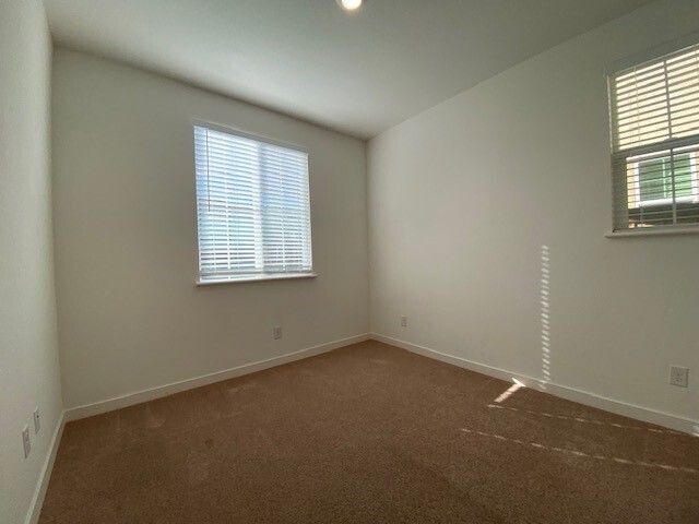 Building Photo - Beautiful New Home For Rent in Roseville!