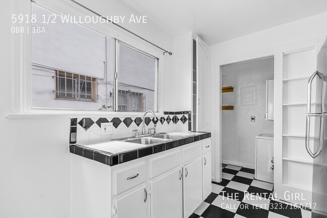 Building Photo - 5918 1/2 Willoughby Ave-