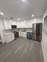 Building Photo - 1736 N 16th Ct