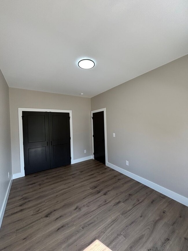 Building Photo - 3131 Linden Ave