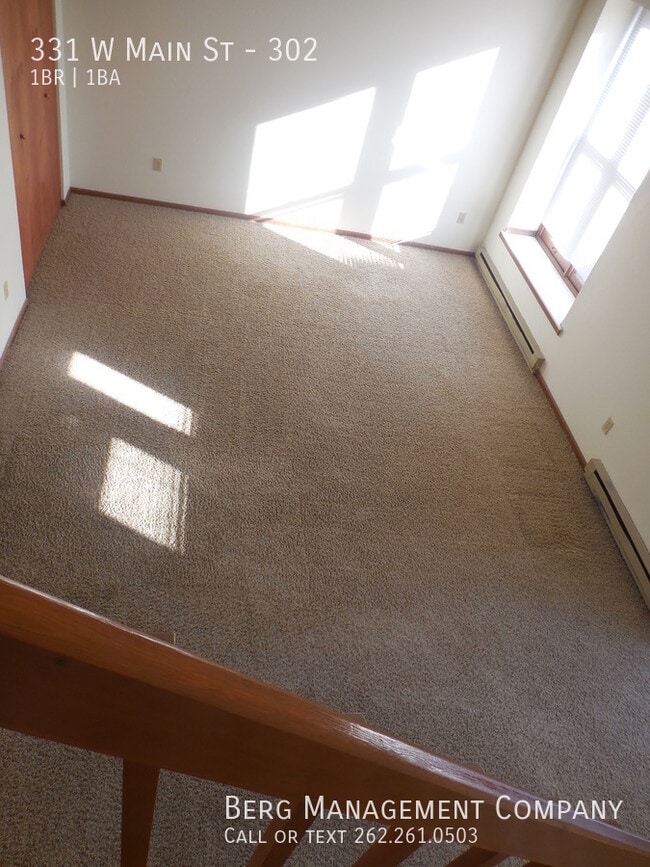 Building Photo - 331 W Main St