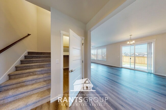 Building Photo - Beautiful Steilacoom Ridge Home! Easy freeway access!