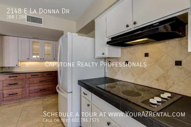 Building Photo - 2148 E La Donna Dr