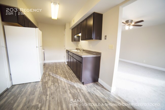 Building Photo - 203 Regency