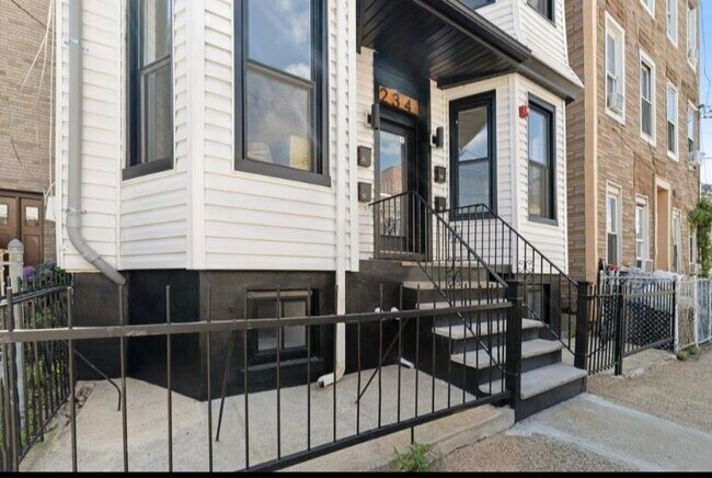 Building Photo - 234 Webster Ave