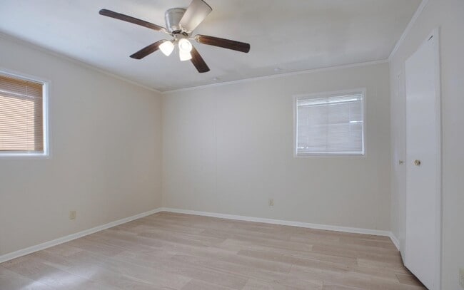 Building Photo - 701 Churchill Dr