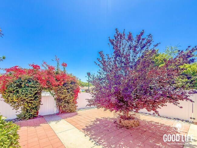 Building Photo - SD: Cozy 2BD/2BA Home in Ramona with Front Patio, Included Landscaping & A/C