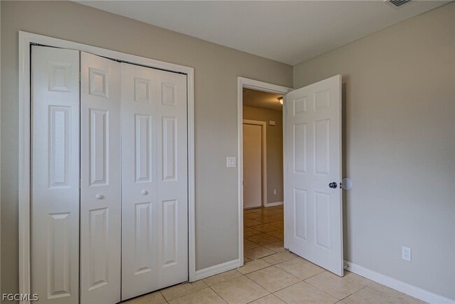 Building Photo - 704 Ichabod Ave