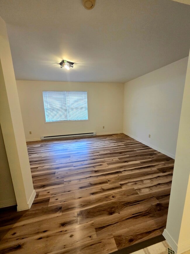 Building Photo - 10819 Washington Ct