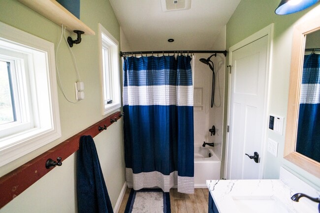 Building Photo - 1547 Norrona Ct SW