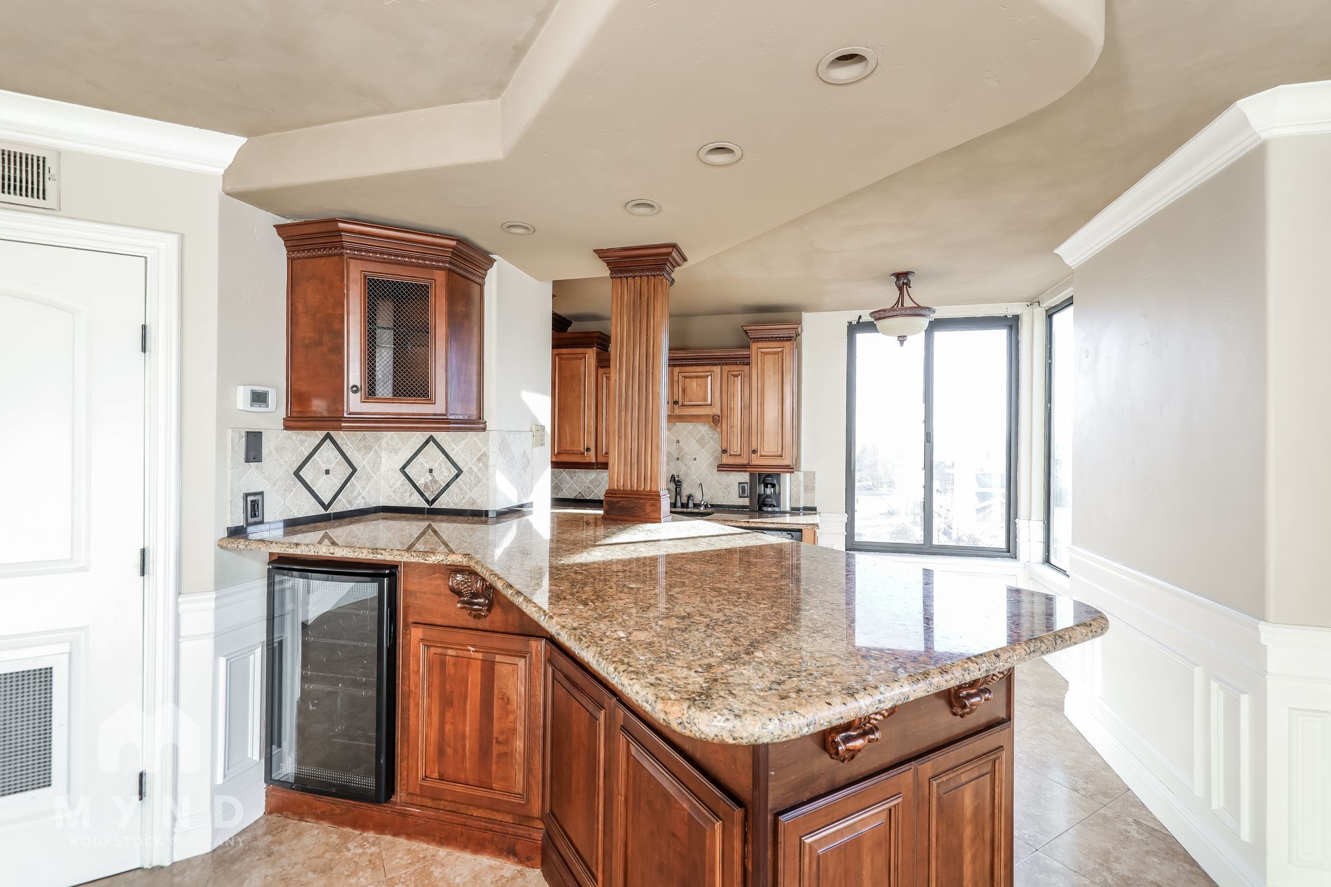 Building Photo - 280 Island Ave