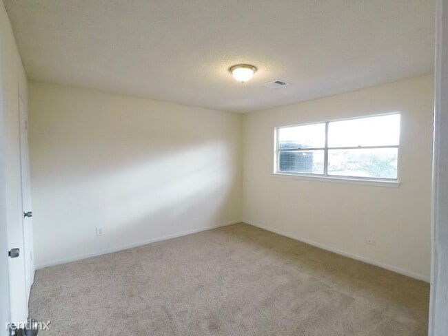 Building Photo - 2 br, 2 bath Townhome - 6603 Brittmoore Rd