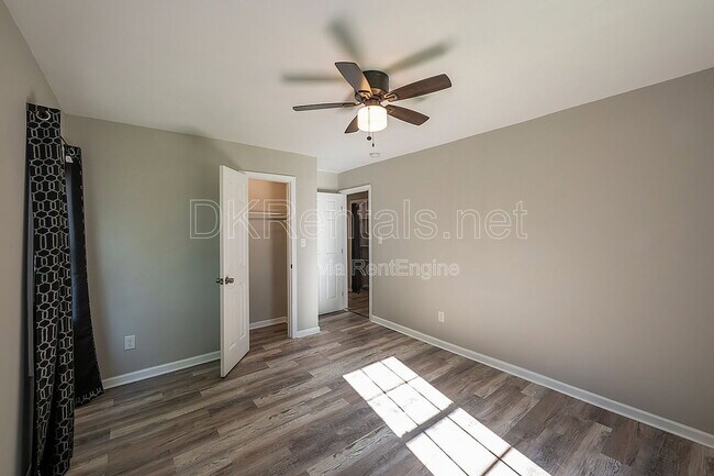 Building Photo - 2874 Blount St