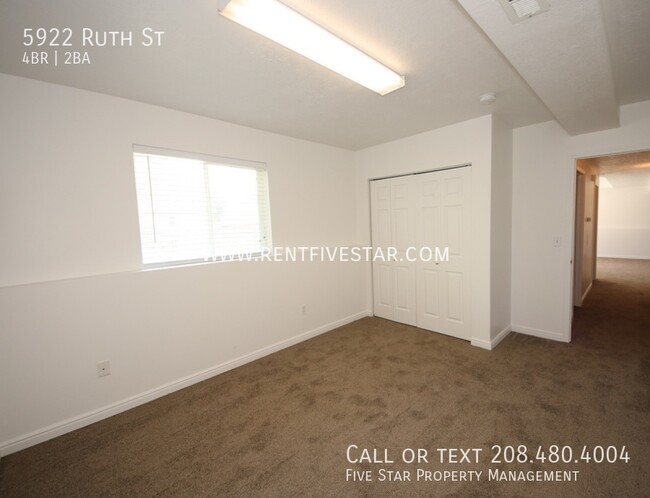 Building Photo - Beautifully Updated Pet Negotiable 4 Bedro...