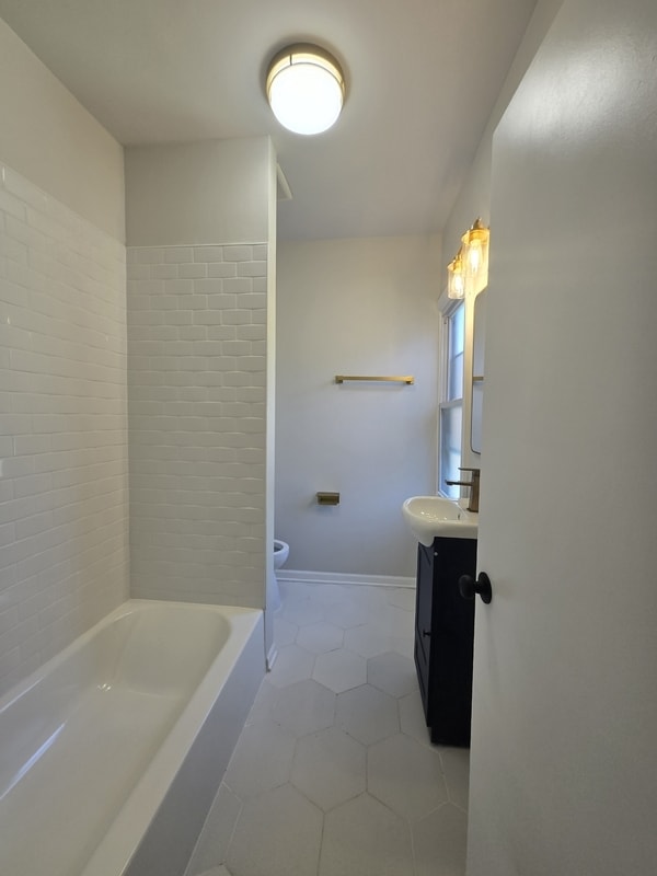 Building Photo - 429 W 102nd Pl