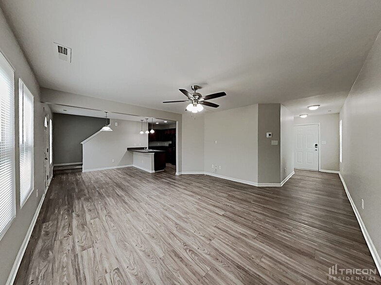 Building Photo - 915 Capra Court