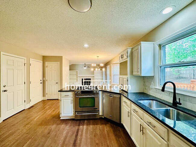 Building Photo - Wonderful Belton Home w/ Wood Floors, Finished Basement and Fenced Yard!