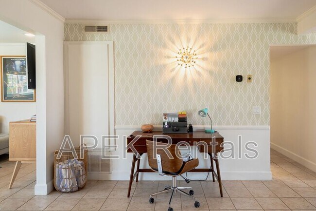 Building Photo - 2415 E Finley Rd