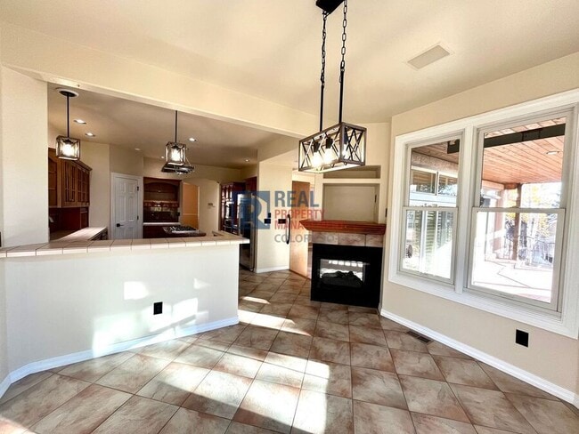 Building Photo - 2645 Rossmere St