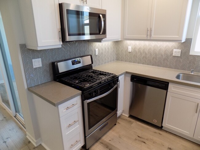 Building Photo - Beautiful 1 Bedroom 1 Bath Condo in Ranch ...