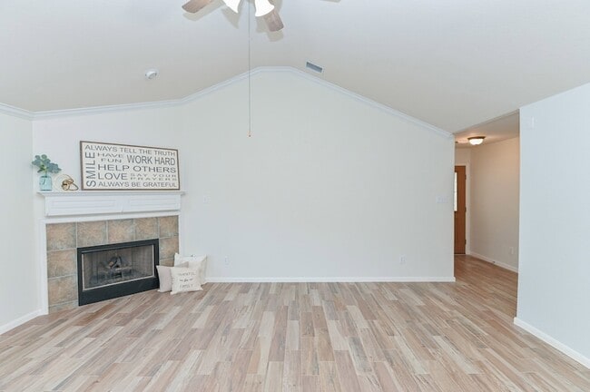 Building Photo - 4022 Mt Everest Way