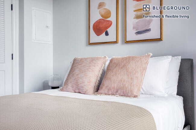 Building Photo - 1284 Beacon St