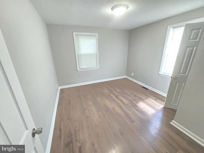 Building Photo - 5413 Belle Vista Ave