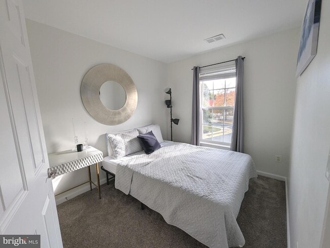 Building Photo - 2922 Huntington Grove Square