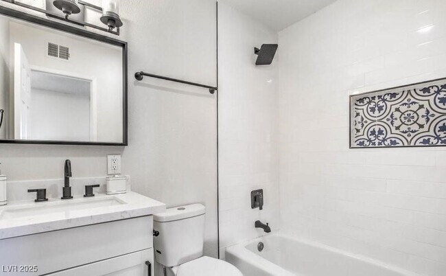 Building Photo - 2033 Hassell Ave