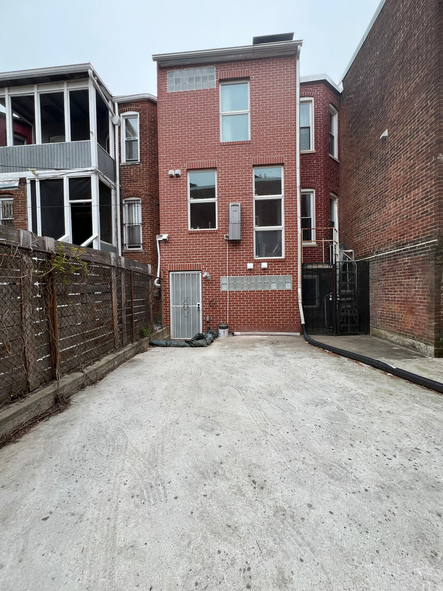 Parking - 1802 2nd St NW