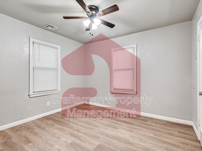 Building Photo - 1105 Bellevidere Dr