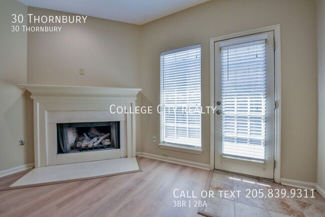 Building Photo - 30 Thornbury-