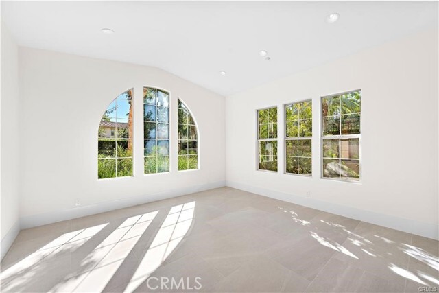Building Photo - 48 Talmont