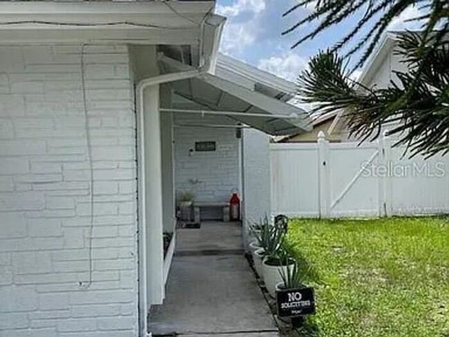 Building Photo - 2 bedrooms and 2 bathrooms Home in Kissimmee
