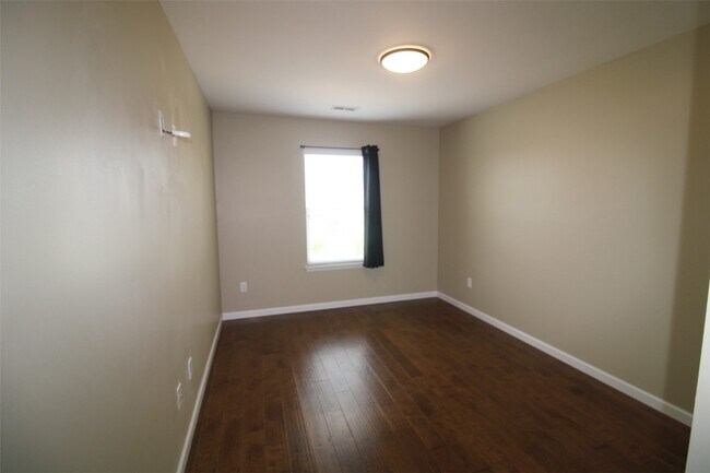 Building Photo - 1823 Basston Dr