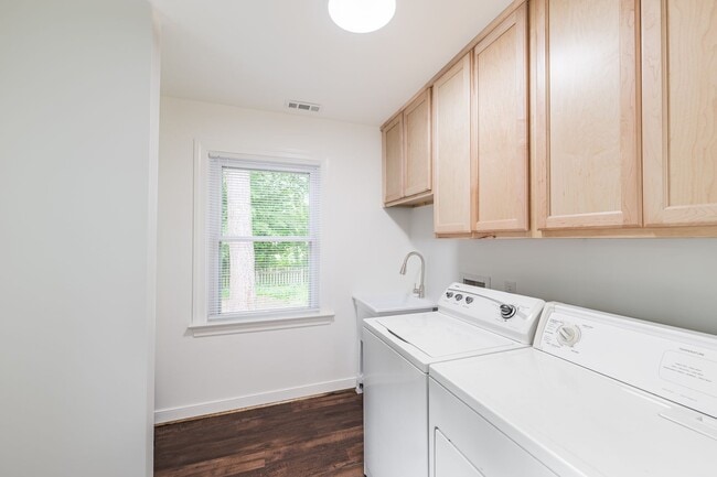 Building Photo - 1703 Choate Pl