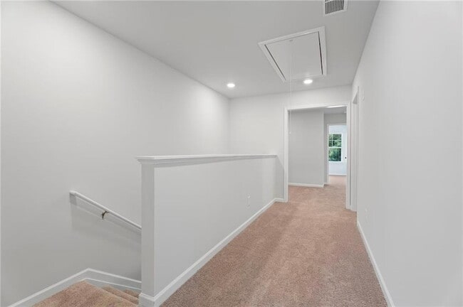 Building Photo - 156 Flier Dr
