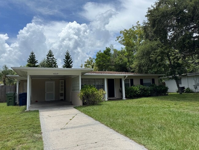 Building Photo - Well Kept house in quiet nice neighborhood!