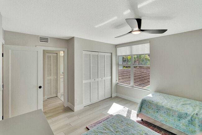 Building Photo - 1805 Mainsail Cir