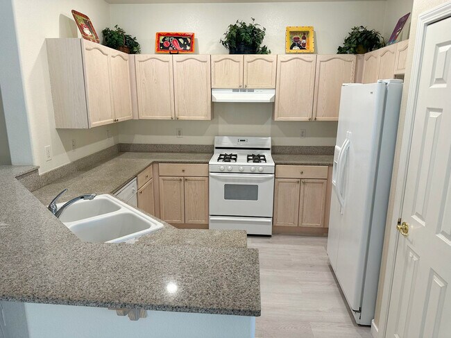 Building Photo - 204 Crooked Tree Dr