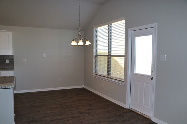 Building Photo - 1113 Aurora Grv Bnd