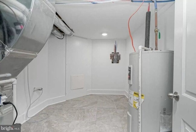 Building Photo - 1917 Pierce St