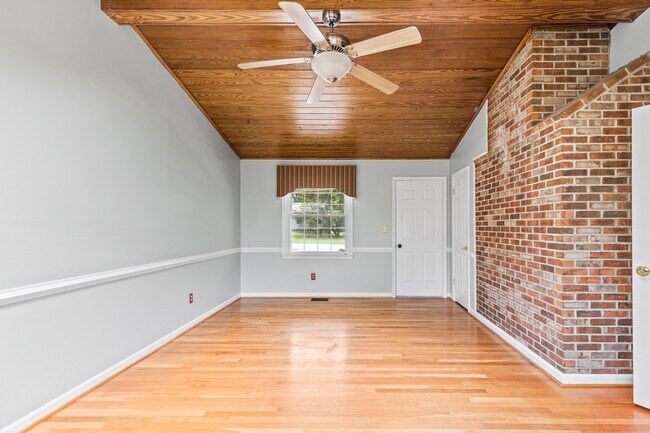 Building Photo - 1114 Collingwood Dr