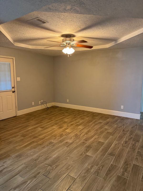 Building Photo - 7240 Kings Dr