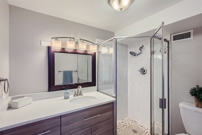 Building Photo - Fully Furnished Denver Apartment Near City Park, Cherry Creek & Congress Park